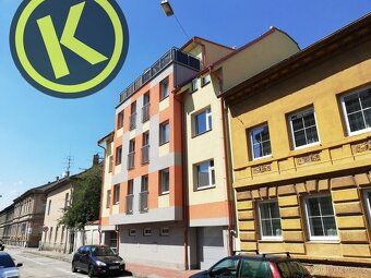 We offer for rent an uncovered parking space of 14 m² in the courtyard of an apartment house…