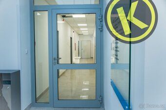 We offer ground-floor commercial premises of 72 sqm and 40 sqm in size, suitable for retail…