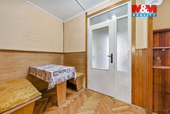 We offer for sale a family house with garage and garden in a quiet part of Šumperk.