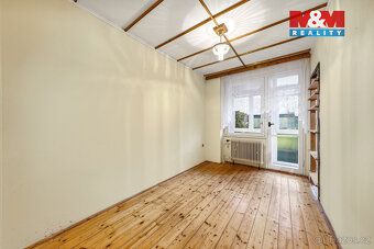 We offer for sale a family house with garage and garden in a quiet part of Šumperk.