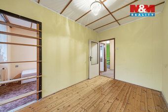 We offer for sale a family house with garage and garden in a quiet part of Šumperk.