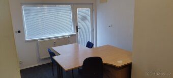 I rent out small office or shop by main road in Kamenny Ujezd near Rokycany
