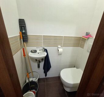 Nabízíme Vám pronájem podkrovního bytu 2+kk s dvěma balkóny 