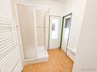 Nabízíme k pronájmu prostorný byt o velikosti cca 150 m² s v