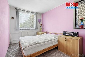 Ve městě Nový Bor v klidné ulici Hřebenka nabízíme k prodeji