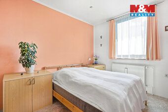 Ve městě Nový Bor v klidné ulici Hřebenka nabízíme k prodeji