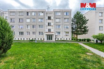 Nabízíme k pronájmu prostorný byt 3+1 o celkové výměře 80 m2
