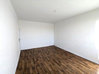 Nabízíme k pronájmu byt o dispozici 3+1 s balkónem a výměře 