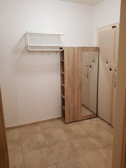 Nabízíme k dlouhodobému pronajmu velmi pěkný, zrekonstruovan