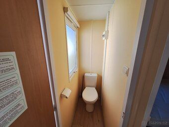 Nabízíme k prodeji mobilní dům IRM o rozměrech 8 x 3m. Fasád