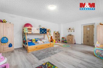 Nabízíme k prodeji samostatný rodinný dům v centru obce Bříz