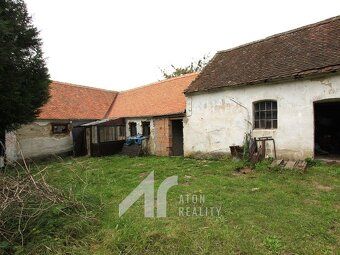 Ref # 103016 We offer for sale a stylish cottage with started reconstruction, located in the…