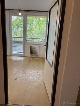 Nabízíme Vám k pronájmu prosluněný a vzdušný byt o dispozici