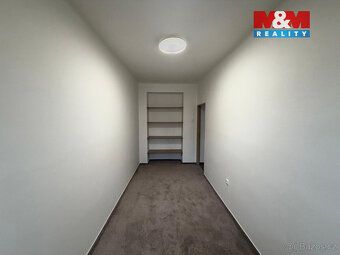 Pronájem prostorného bytu 3+1 o užitné ploše 62 m² v panelov