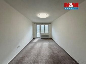 Pronájem prostorného bytu 3+1 o užitné ploše 62 m² v panelov