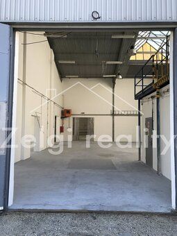 I offer for rent a spacious two-aisled storage and production hall in an enclosed industrial…