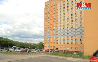 Pronájem bytu 1+kk 28 m2 s vestavěným patrem na spaní (cca 9