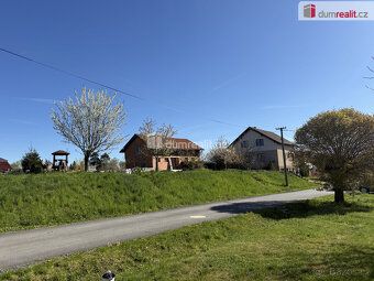Dumrealit.cz will mediate possible sale of farmhouse