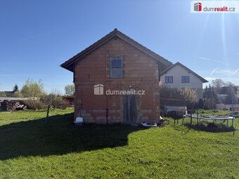 Dumrealit.cz will mediate possible sale of farmhouse