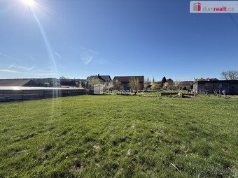 Dumrealit.cz will mediate possible sale of farmhouse