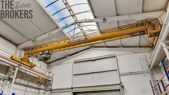 K pronájmu nabízíme rozsáhlý komplex výrobně-skladových hal 