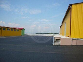 We offer for rent newer uninsulated warehouse hall of 800 sqm with loading ramp, asphalt area…