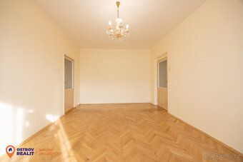 Prostorný byt 3+1 s lodžií, neprůchozími pokoji a skvělou do