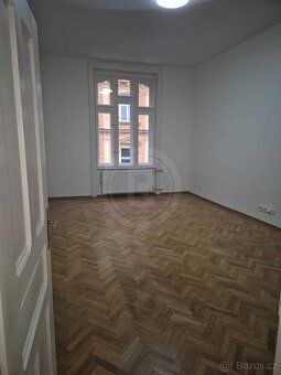 Nabízíme k prodeji nově rekonstruovaný byt v centru Českých 