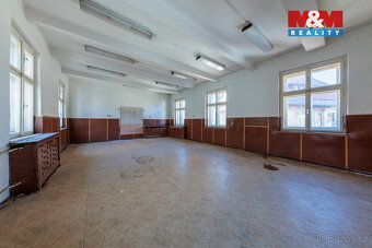 Prodej víceúčelové komerční budovy (obchod a služby) v centr