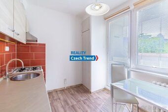 Ev.č. 02927 Nabízíme k pronájmu světlý, částečně zařízený by
