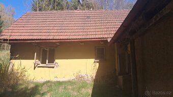 Prodej poloroubené chalupy se stodolou na pozemku 1 300 m² –