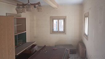 Prodej poloroubené chalupy se stodolou na pozemku 1 300 m² –