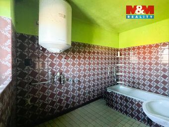 Nabízíme k prodeji rodinný dům o zastavěné ploše 75 m² s čís