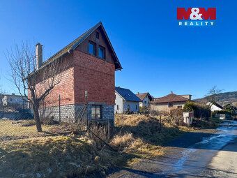 Nabízíme k prodeji rodinný dům o zastavěné ploše 75 m² s čís