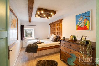 We offer for sale sensitively reconstructed stone farmhouse in Český Krumlov