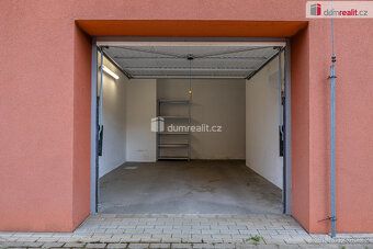 Nájemné 18.000,- Kč + poplatky 3.500,- Kč. Kauce 21.000 ,-Kč