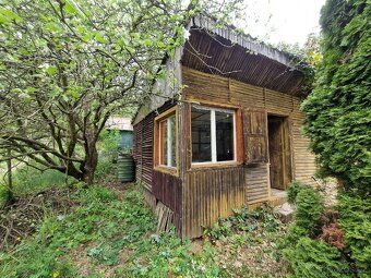 Prodám zahradu v osobním vlastnictví 376m² Na zahradě je cha