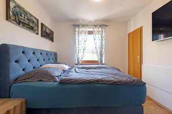We offer for sale a representative and above-standard spacious family house with an indoor…