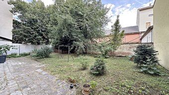In exclusive representation of the owner we offer for sale an above-standard large apartment…