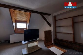 We offer for sale a family house in the village of Koloveč.