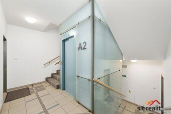 Rádi bychom Vám nabídli velmi pěkný a světlý byt o dispozici