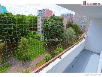 služby 3000 Kč / 1 osoba + elektoměr, každá další osoba 700 