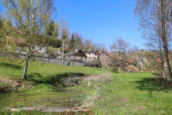 Building plot in the village of Osečnice, Eagle Mountains, total area 925 m², municipal water…