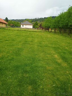 Nabídka rozlehlé 2386 m2 stavební parcely na okraji Městyse 