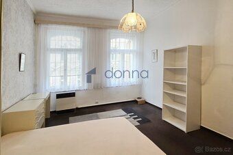 Nabízíme pronájem bytu 2+1, o ploše 59m2, ve 3. patře činžov