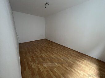 Nabízíme k pronájmu světlý a prostorný byt o dispozici 2+1 a