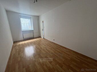 Nabízíme k pronájmu světlý a prostorný byt o dispozici 2+1 a