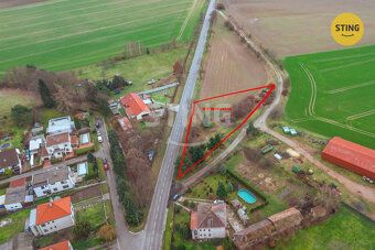 Nabízíme k prodeji rovinatý pozemek v obci Hostovice u Pardu