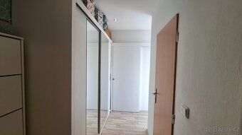 Nabízíme k prodeji příjemný byt o dispozici 2+1 v osobním vl
