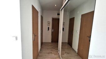 Nabízíme k prodeji příjemný byt o dispozici 2+1 v osobním vl
